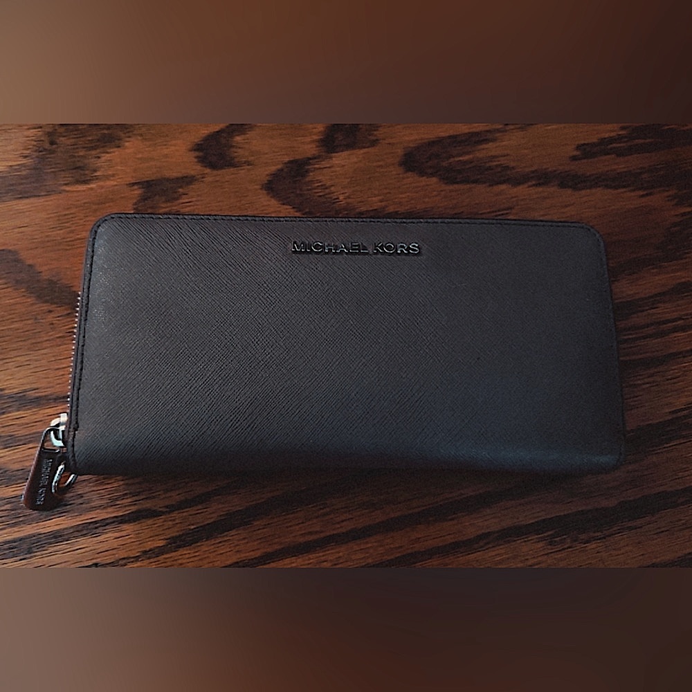 Large MICHAEL KORS dark grey wristlet wallet without strap